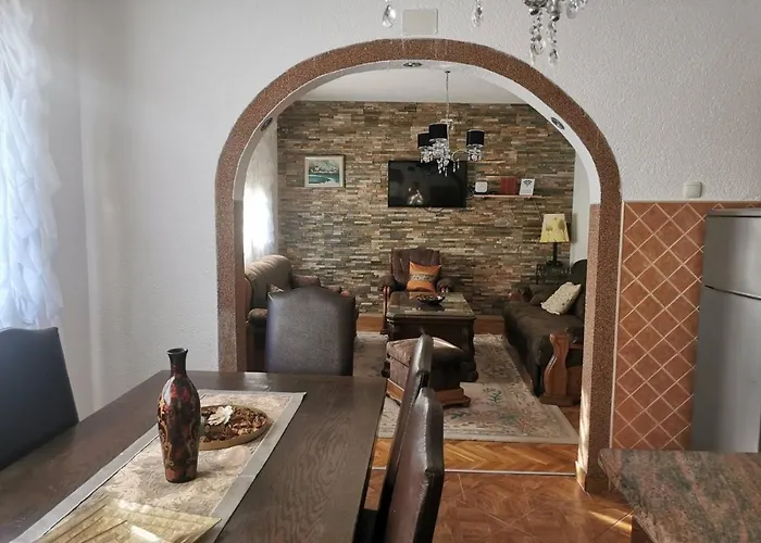 招待所 House Leyla